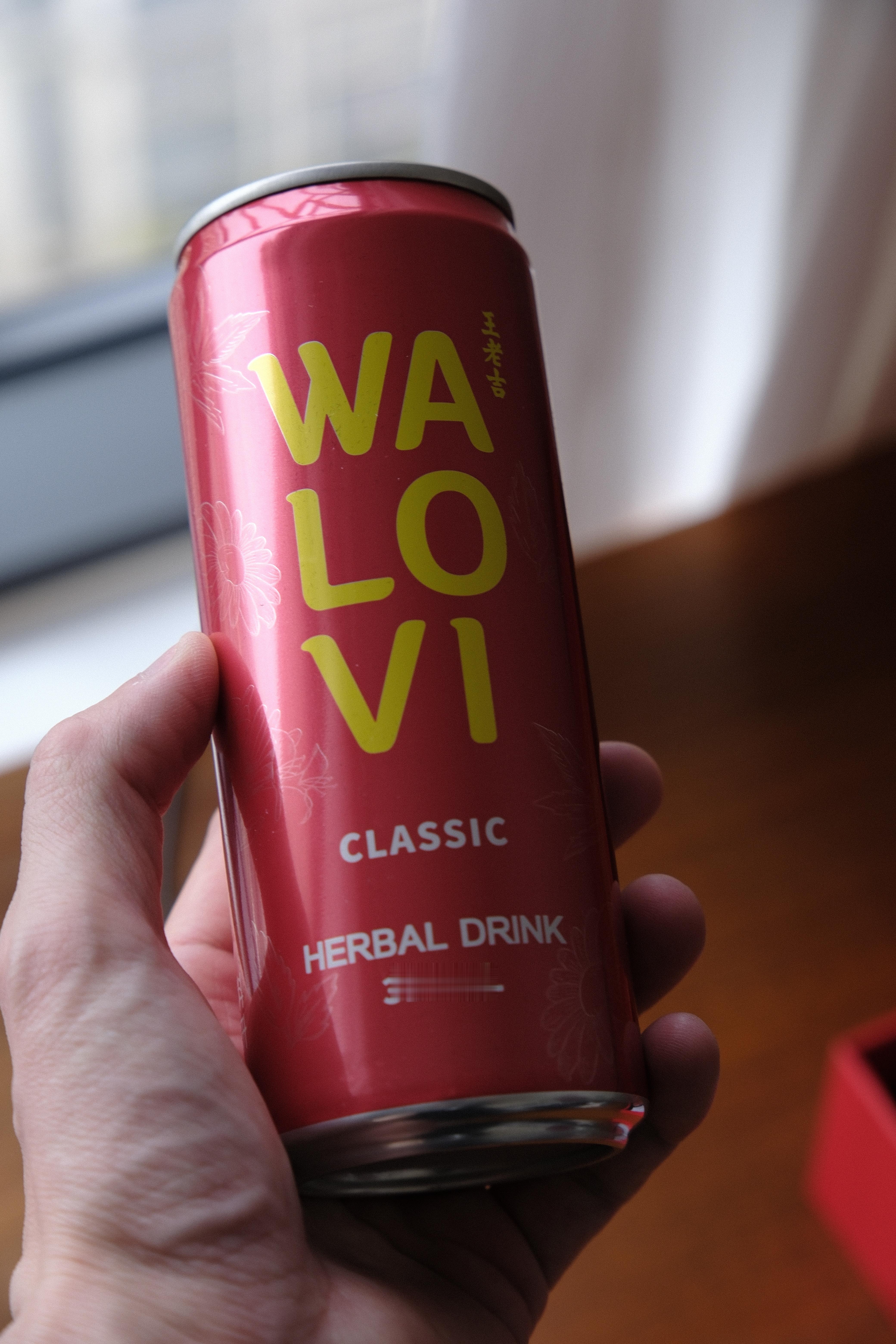 REDMI K90 Max邀请函到了，一箱联名的王老吉。很显然，这次的重点在风冷