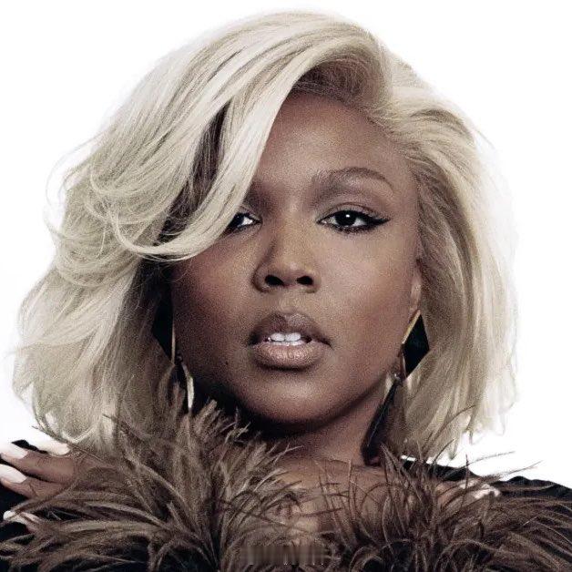 Lizzo 【Lizzo 谈行业转型对事业影响】格莱美获奖歌手 Lizzo 近日
