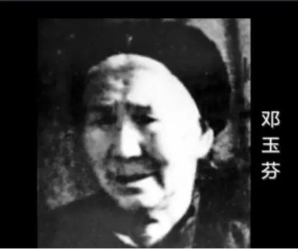 “哇！”1944年，北京郊外的山洞里，突然传出孩子的啼哭，女人赶紧扯了一把棉絮堵
