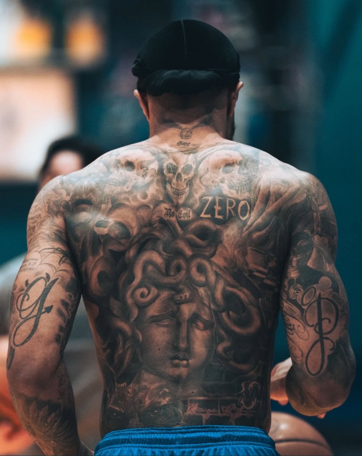 不看评论  谁能秒猜到这是谁的纹身 🤔 