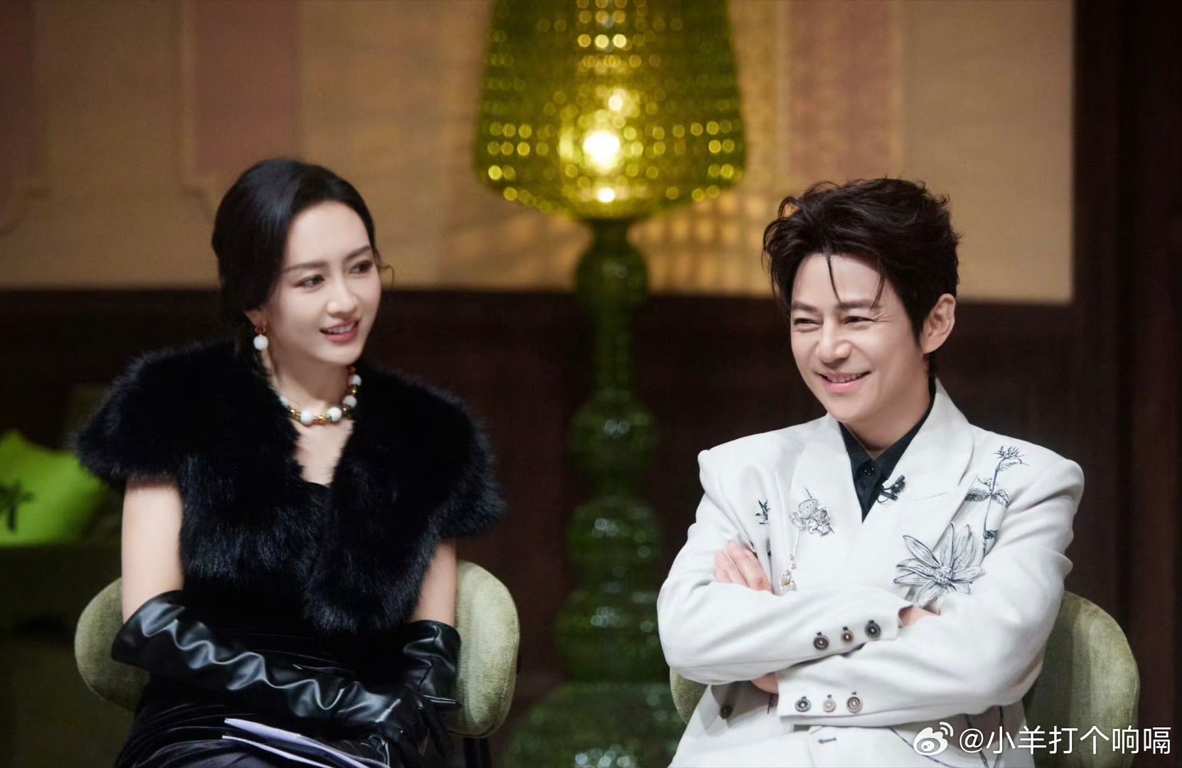 大侦探要跟AI聊成闺蜜了吧大侦探这AI也太懂我们想看什么了，简直像在我脑子里装了