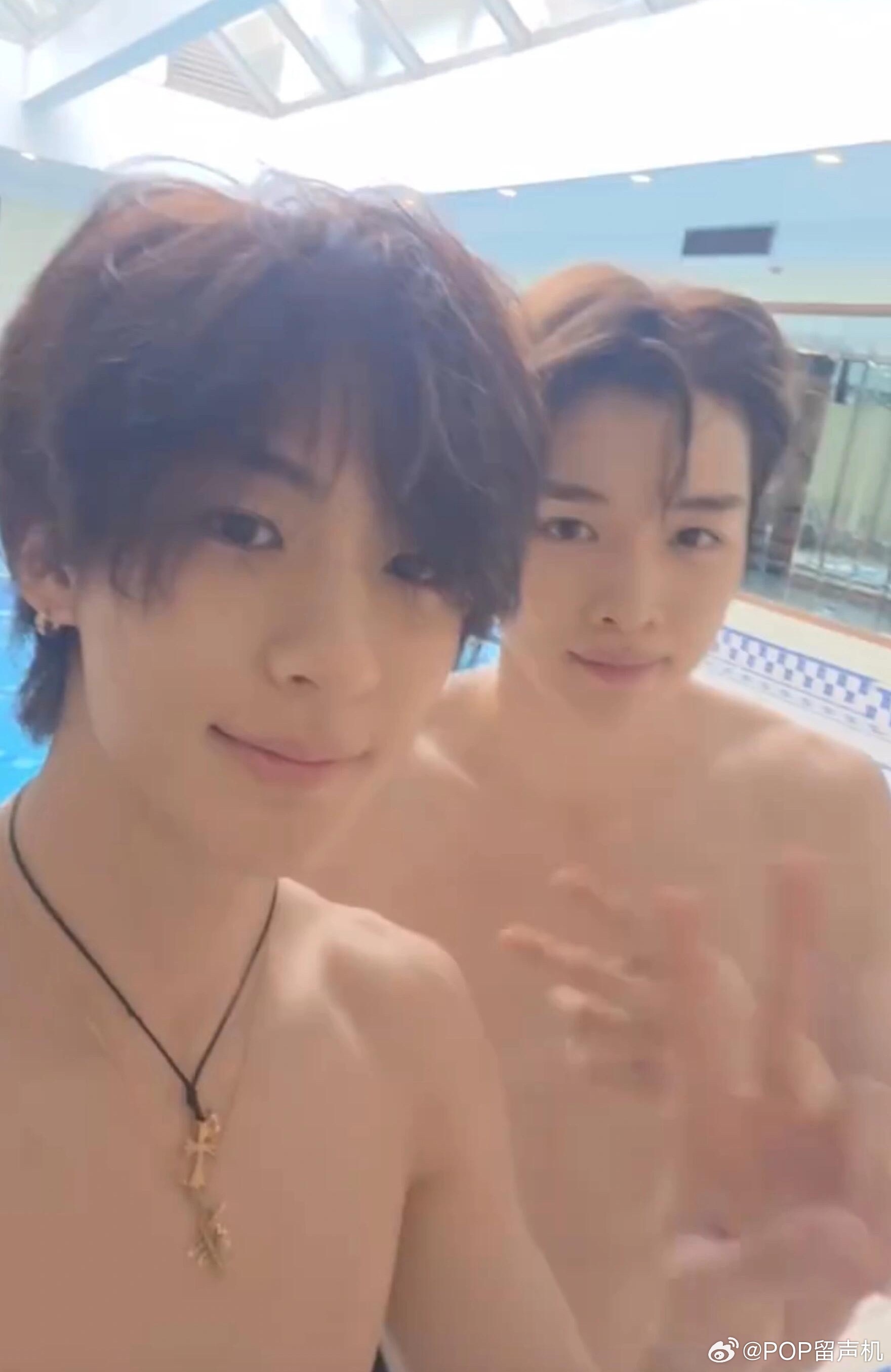 RIIZE好像不小心上传了李灿荣和郑成灿的果照 