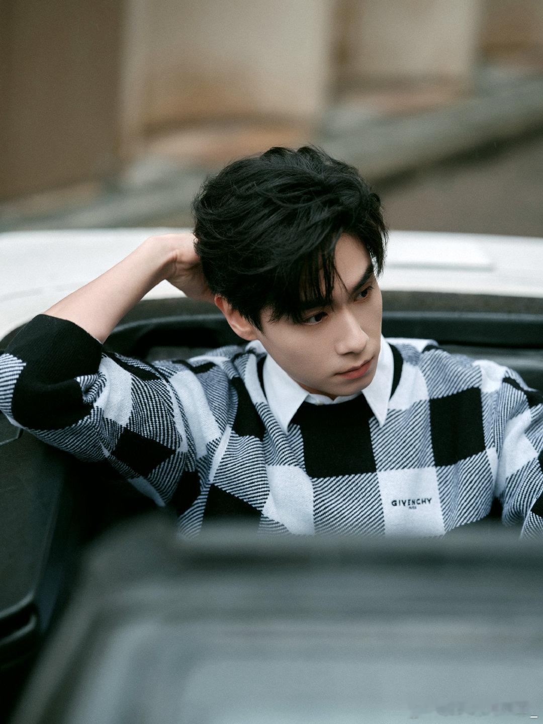 ￼胡一天 祝胡一天1226生日快乐 温柔低调又暖心的宝藏男神，新的一岁愿星途璀璨