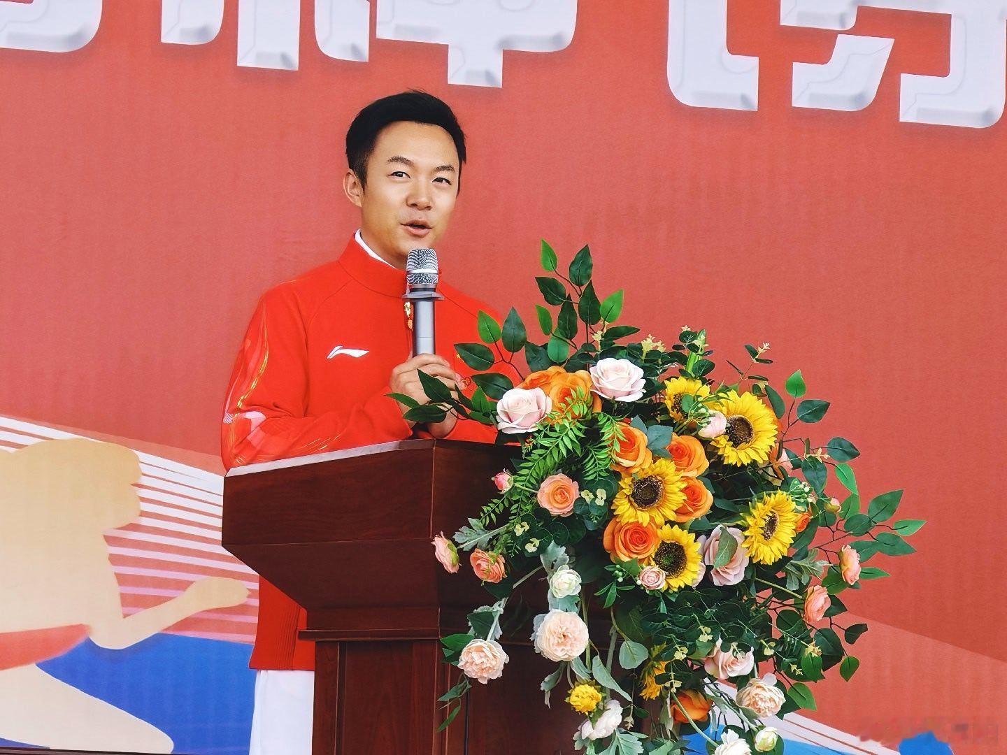 首次到达兰州，到达皋兰县一中，让奥运精神的花火，点燃皋兰的学子 兰州·兰州中川国