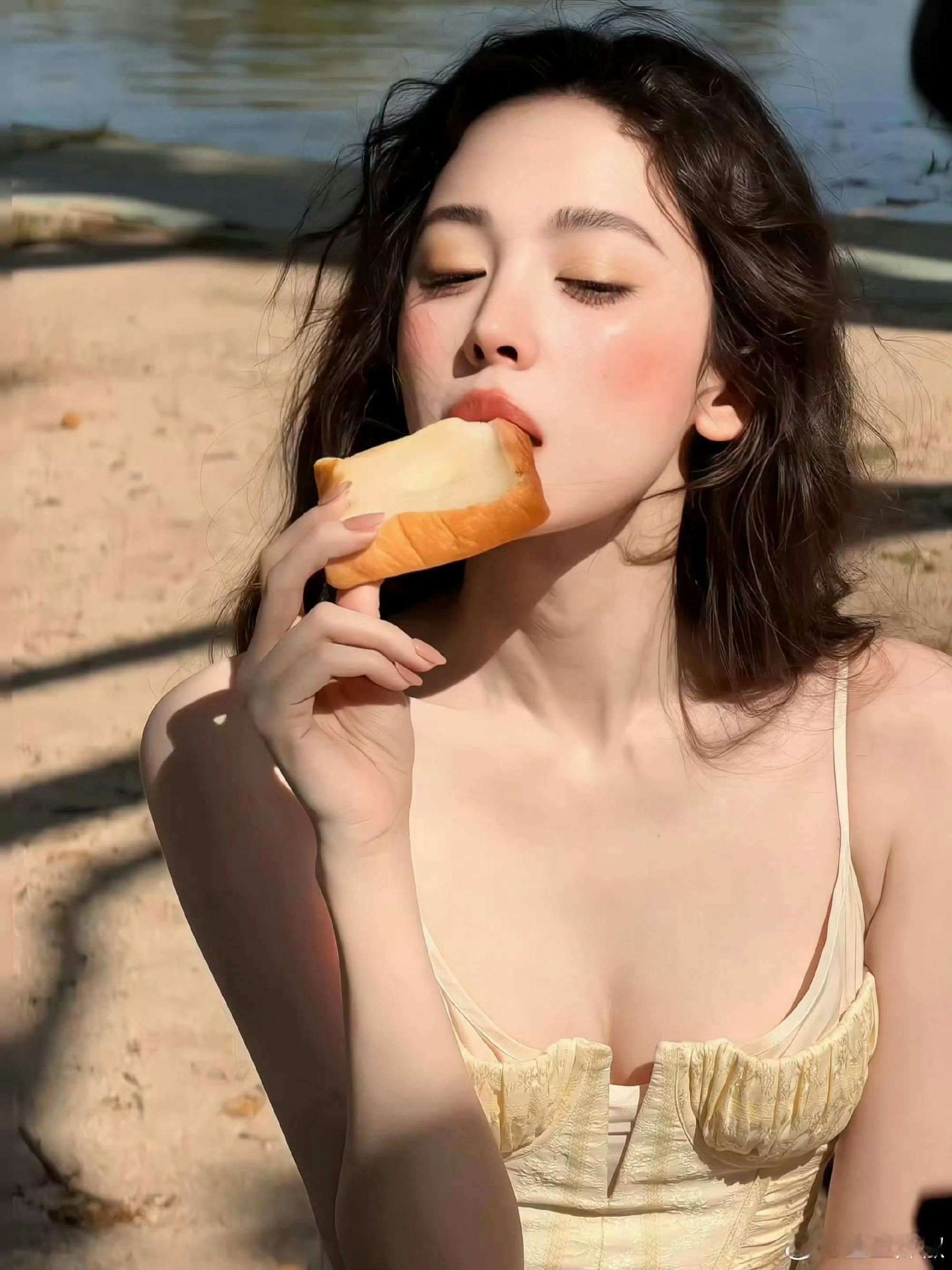 嘉人红毯 娜扎官宣23号嘉人红毯 