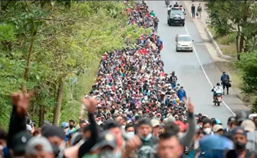 美国在行动：
看看美国的非法移民，俗话说杠杠的，多的令人刮目相看。
这就是美国最