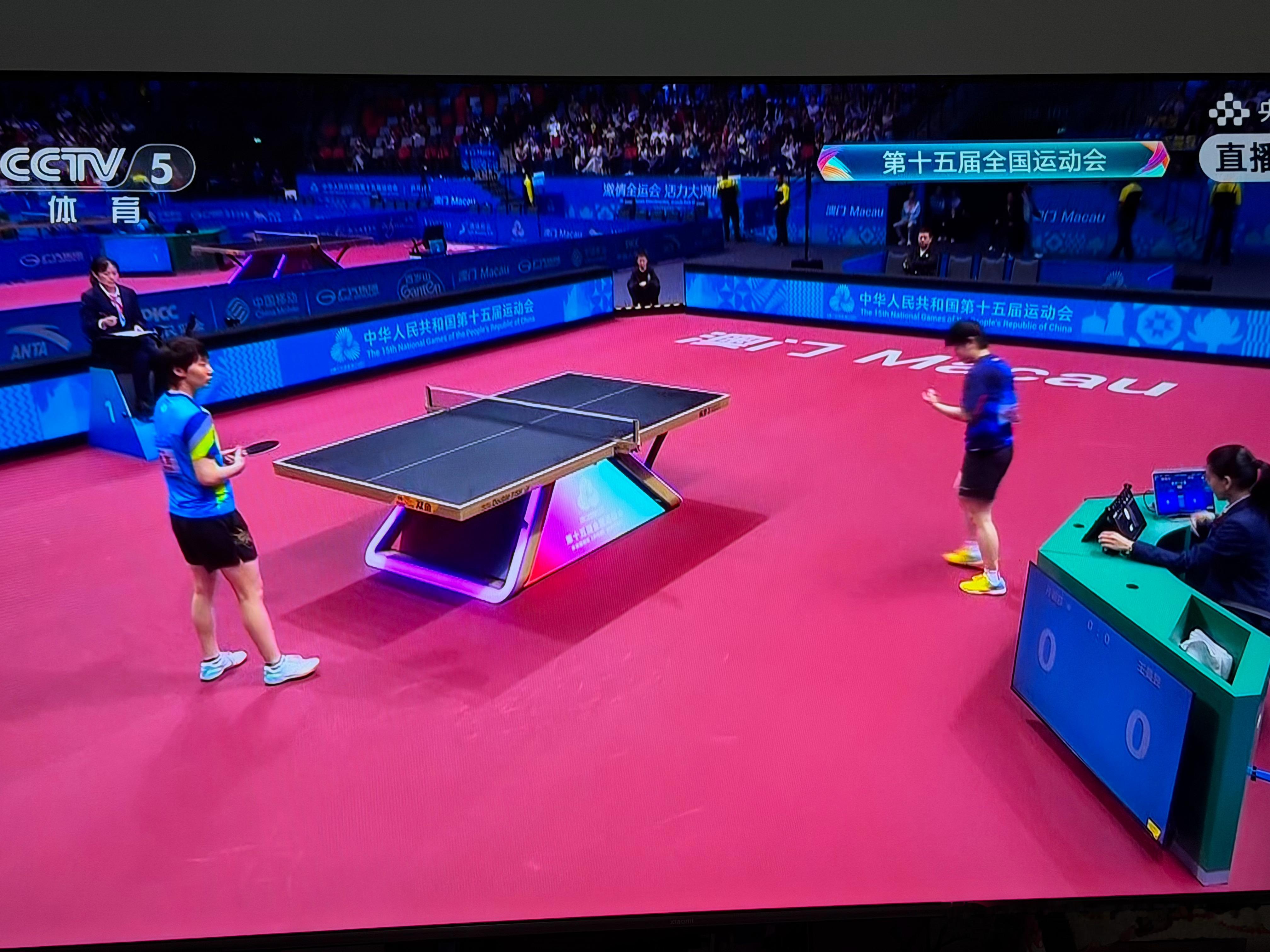 刚刚铜牌打得挺安静的，一到这两人就吵得要死