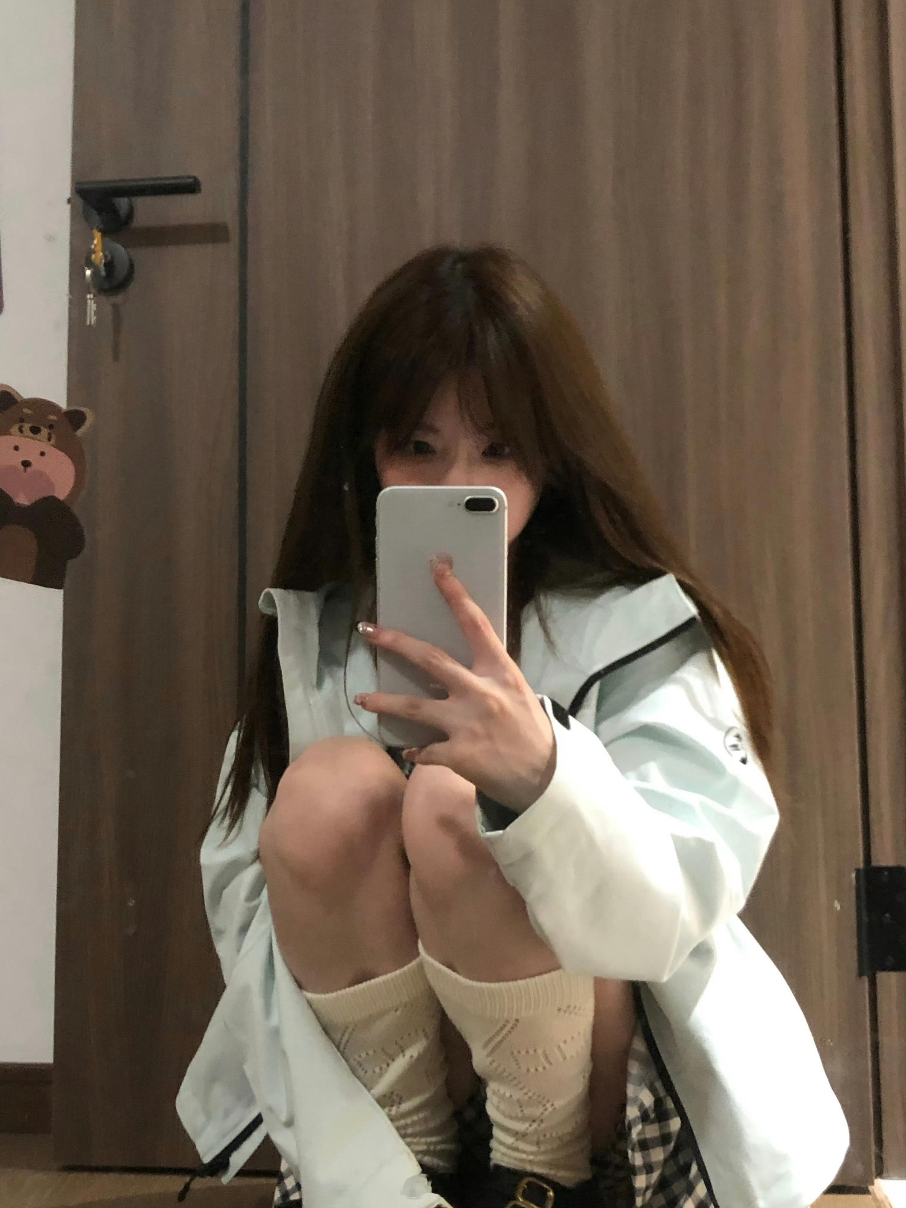 还是以前的home键iPhone有意思。 ​​​