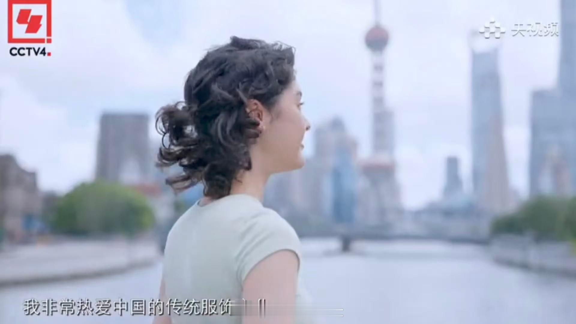 内娱迎来首个免签题材综艺《目的地：中国！》引领内娱题材新风向。节目借“免签”视角