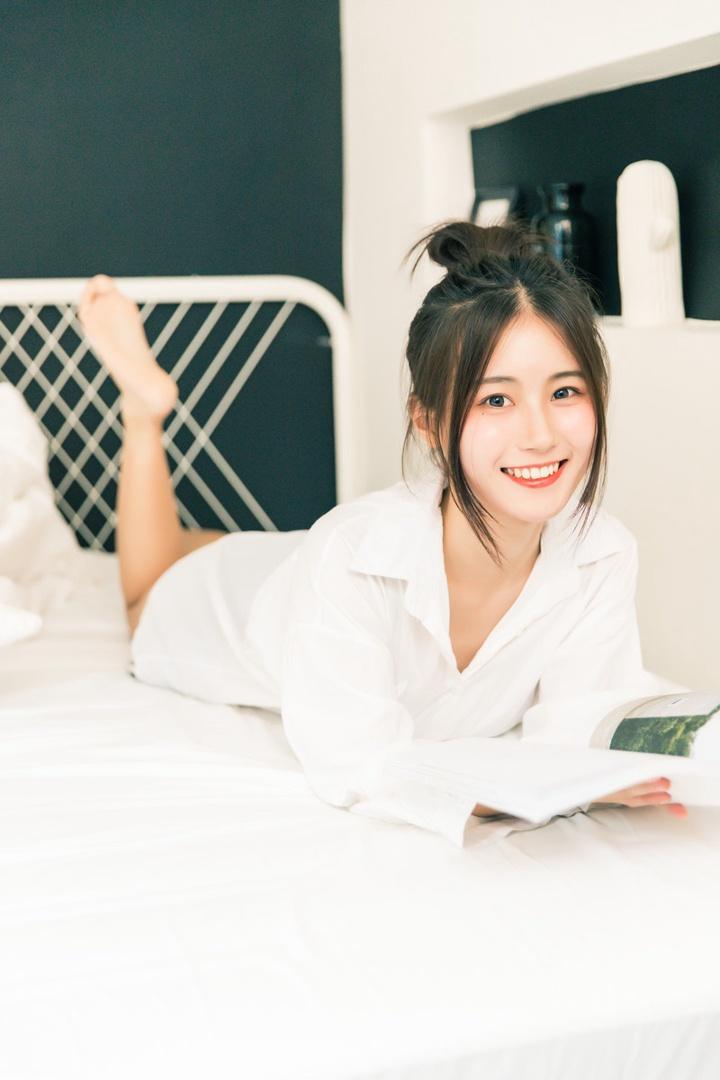 你心目中最美的姑娘是长成什么样的有一种女孩儿。 暖光甜妹写真