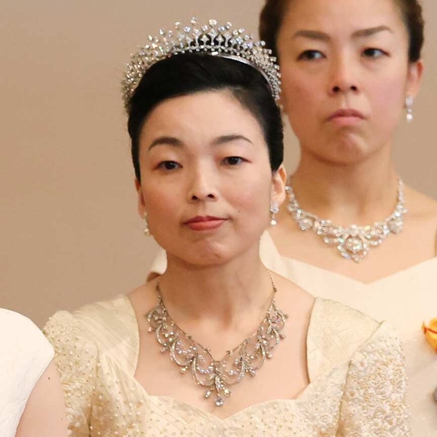 【来自投稿】日本梨本宫伊都子妃的肖像照，她佩戴的冠冕和项链目前属于三笠宫彬子女王