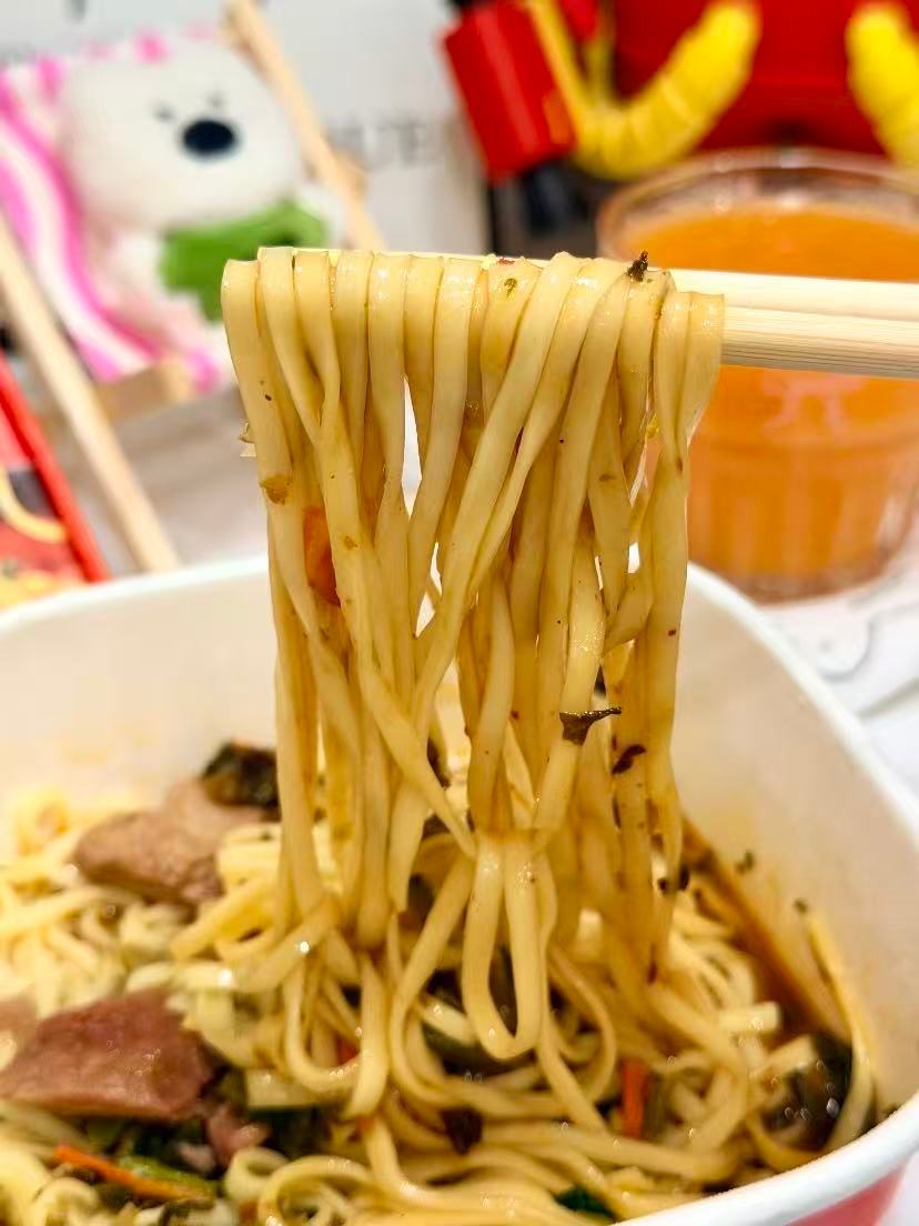 谁懂这碗泡面的含金量一个标注就是一份态度，野性消费走起！ 