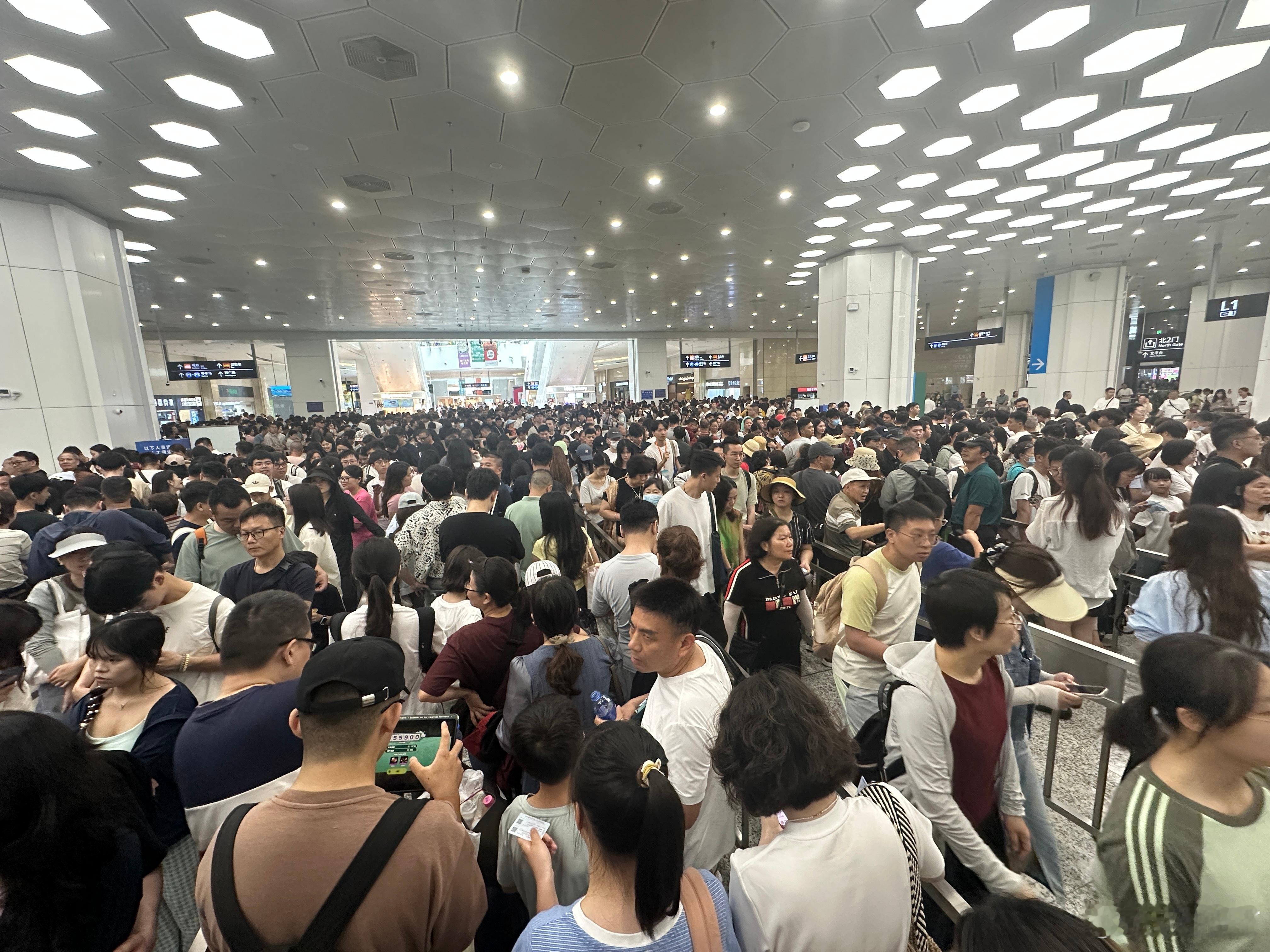 多蠢的人才会在今天去澳门？没错，我就是那个蠢人[裂开]  ​​​