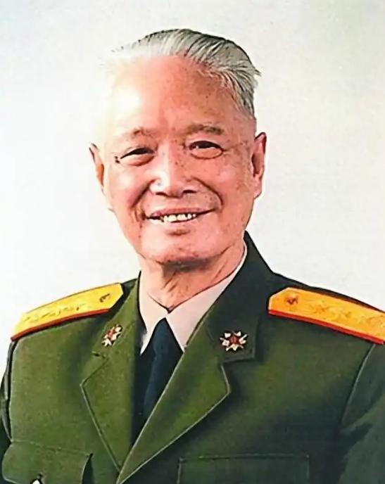 1979年1月，距离原定对越自卫还击作战发起时间只剩一月，张震陪同韦国清赴广西边