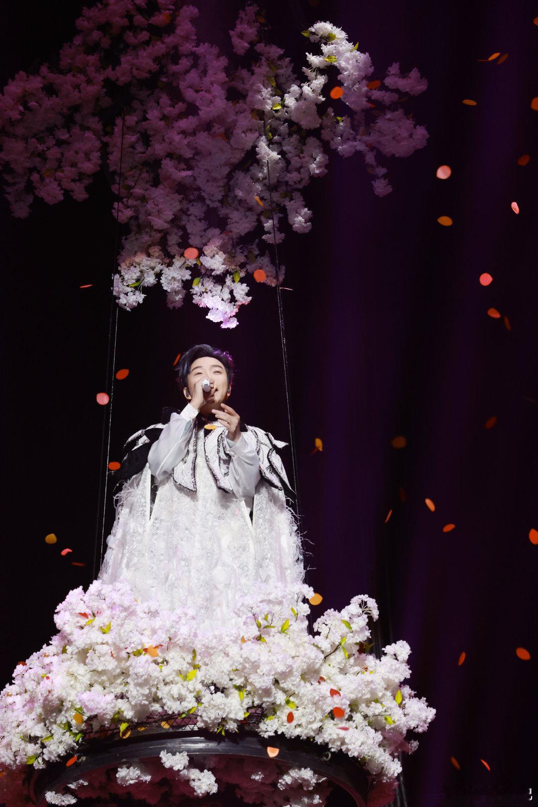 李玉刚刚好遇见你巡回演唱会 李玉刚常州演唱会预售开启 谁的青春里刻着李玉刚的戏腔