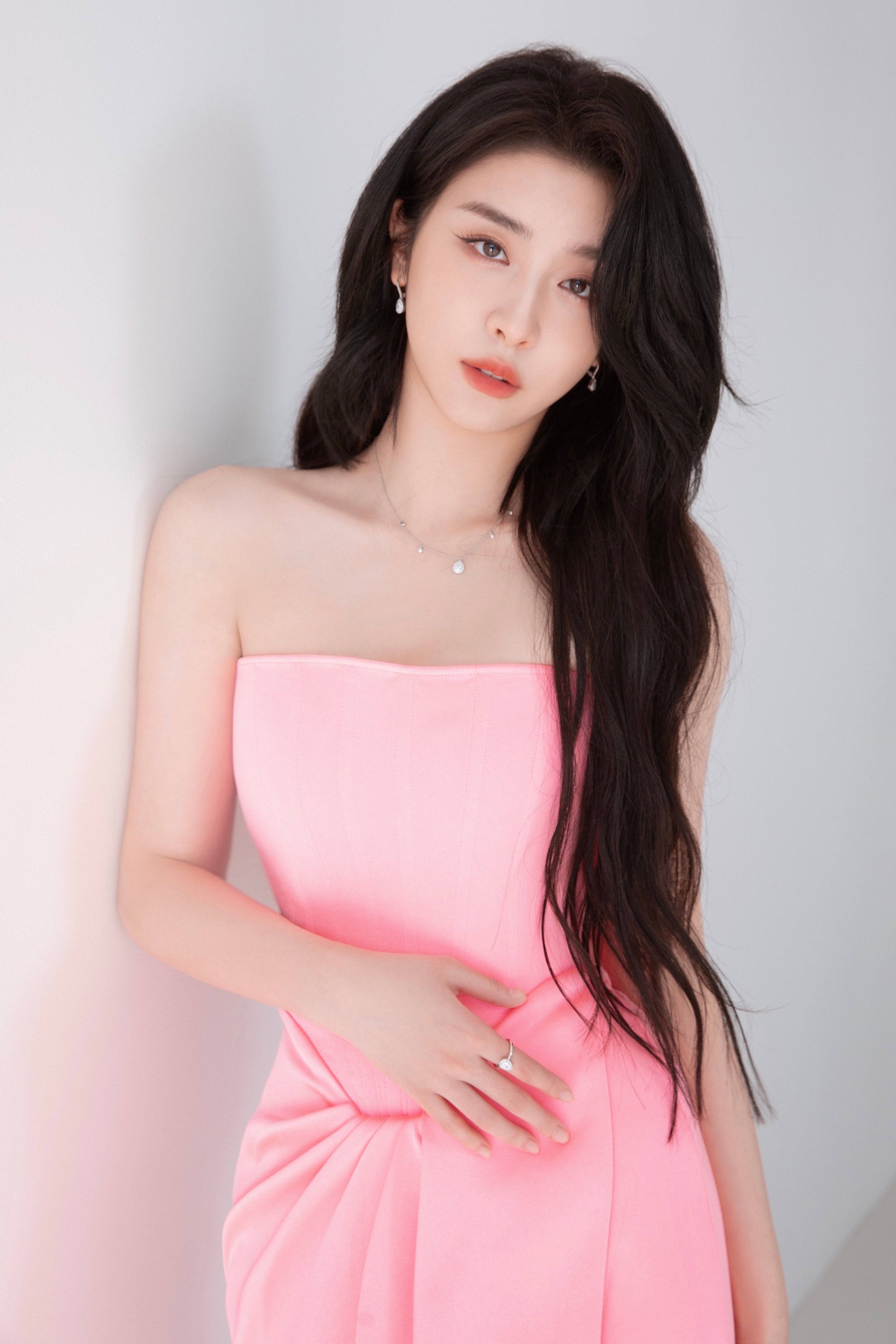 赵小棠  聆听时光呢喃，定格闪耀瞬间。#定格美好瞬间# ​​​