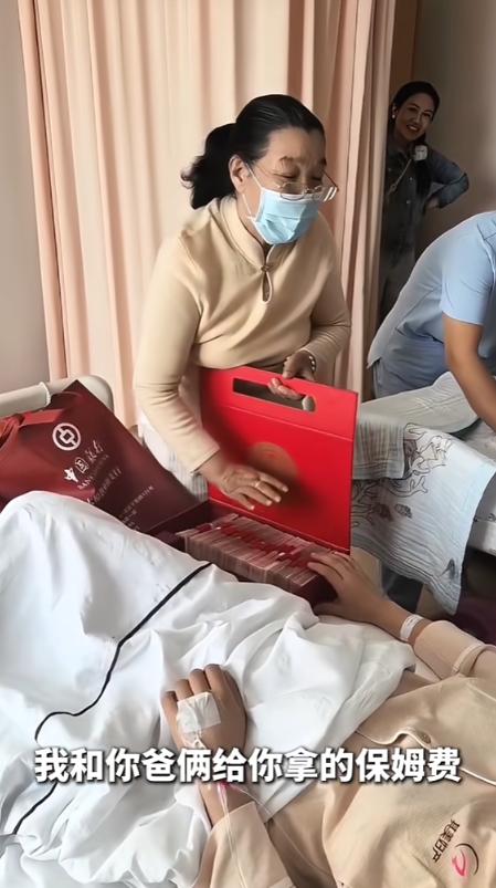 “太羡慕了！”4月29日报道，山西，一女子刚生完孩子，但她的公婆因为身体原因，不