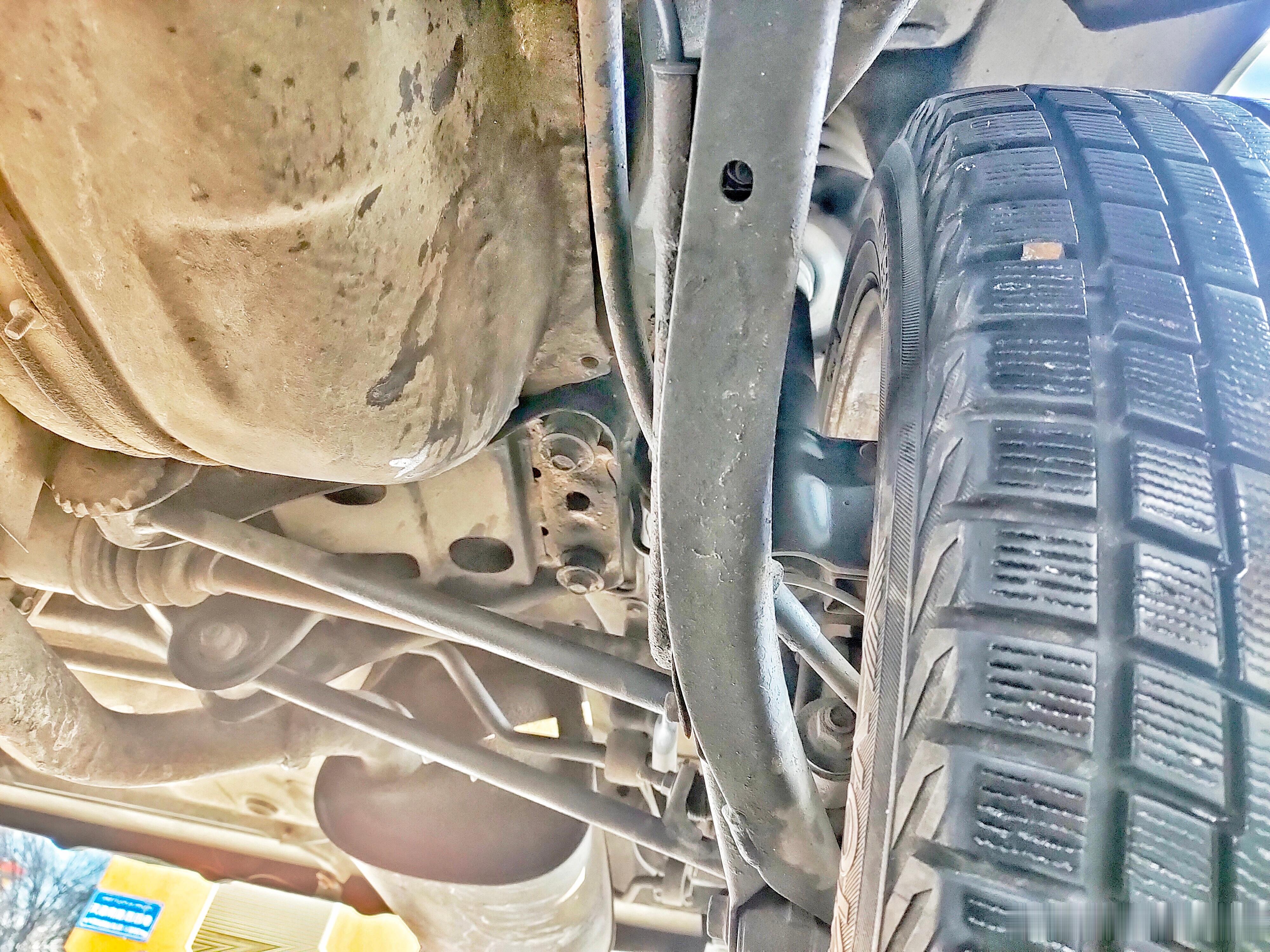 斯巴鲁老森林人的仨连杆麦弗逊后悬挂。。。。