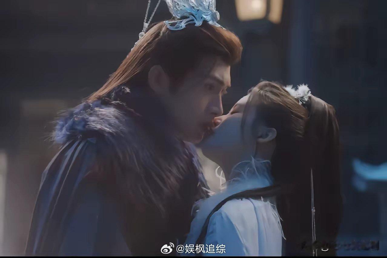 《千朵桃花一世开》谢雪臣被暮悬铃撩拨得春心荡漾了。暮悬铃下定决心要以命换命，用她