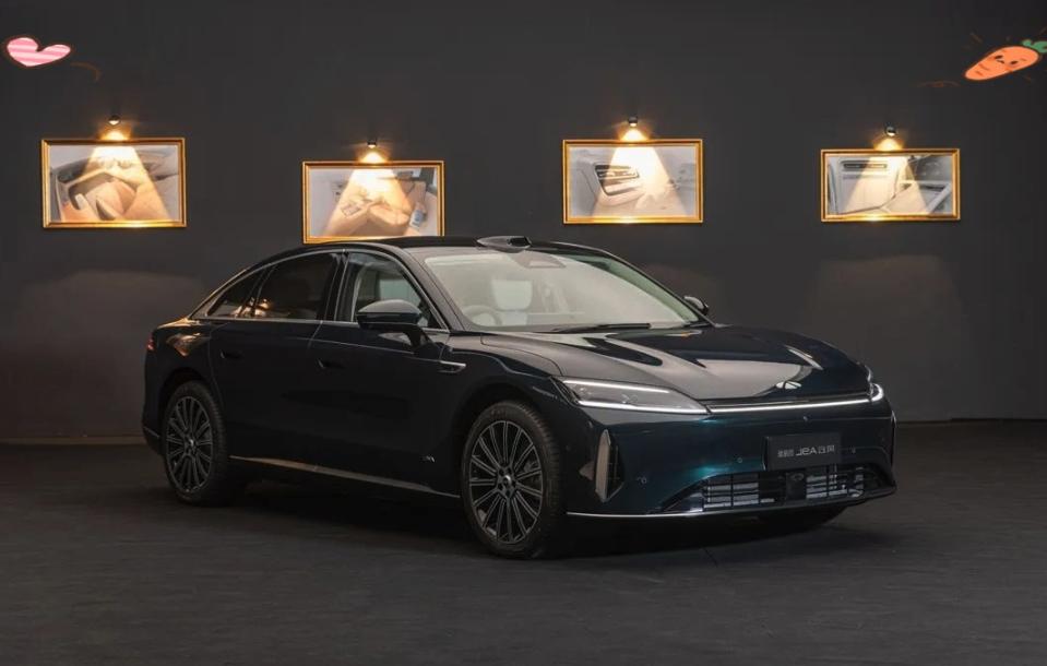 古天乐 001号座驾：奇瑞风云A9L 骨相硬碰硬当那张足以抵抗岁月的、带有磨砂质