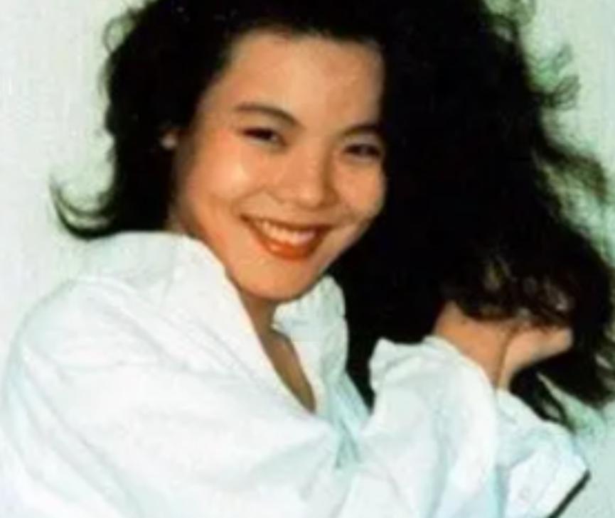 1999年，28岁的谢津洗完澡后，从23层高楼一跃而下，当场失去生命，万万没想到