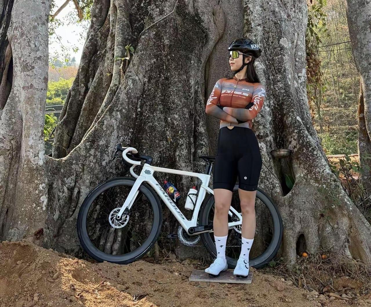 骑行的魅力/身材真好，健美风景系骑行感 骑行女子的风采 日常骑行照 骑行活力写真