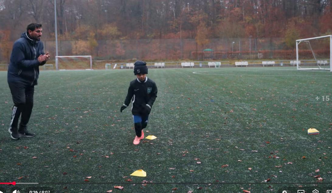 如果你对青训有所了解，也关注国外的青训，那你对这个德国教练肯定不陌生。
国内也有