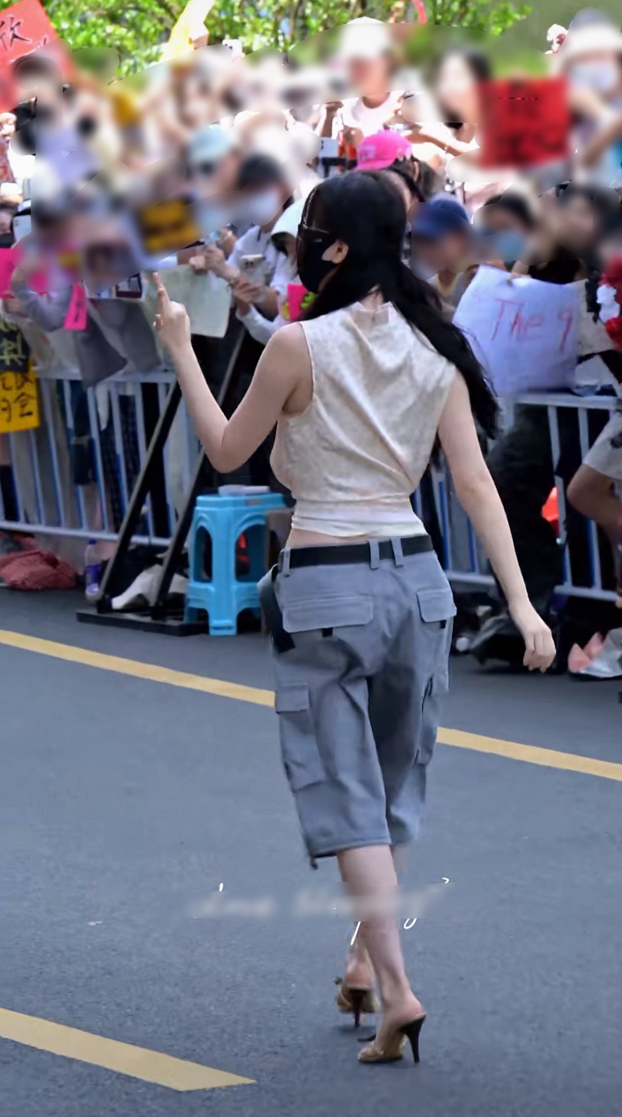 ？窝鱼最近这是走什么风格…