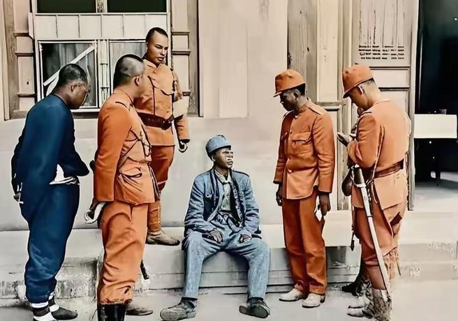 1944年，周迪道被捕，面对酷刑，他很快选择了投降。但没多久，他就给上级写了一封