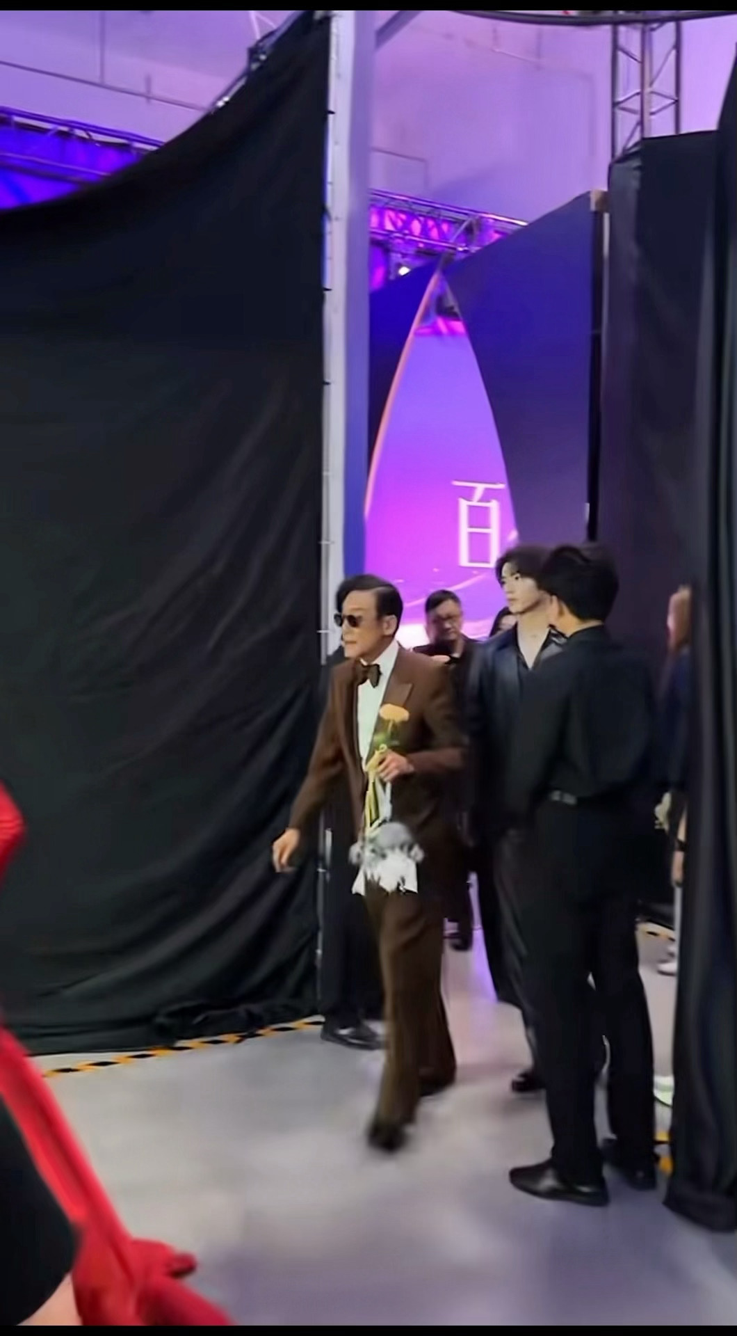 文文啊[捂嘴哭]建浩 小裴刘耀文单飞 ​​​