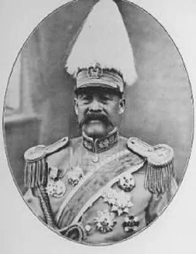 北洋将领中，张福来大概是识字最少的一位。 他是直隶交河人，1871 年生，几乎没