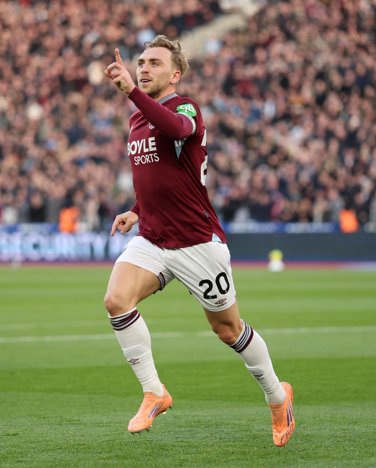 61 ⚽
39 🅰️
鲍恩是继安东尼奥（101）之后，西汉姆联队史第二位参与英