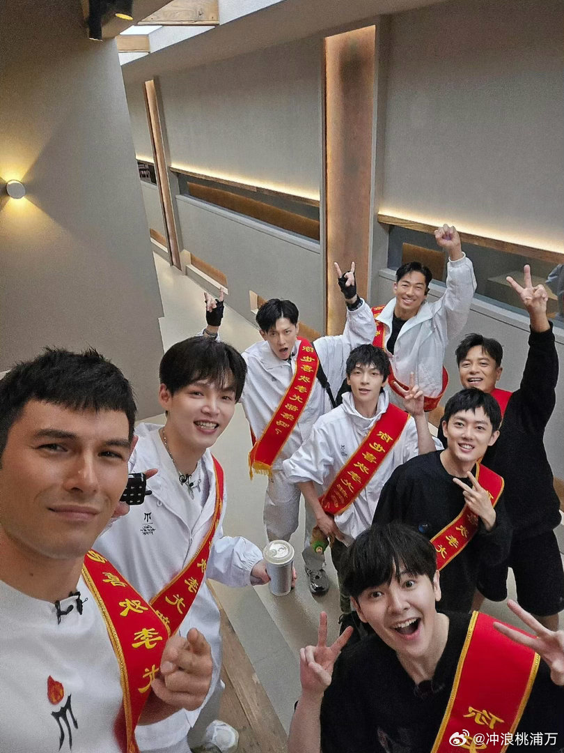 李克勤为尤长靖打call李克勤为尤长靖歌手打call 啦！李克勤为尤长靖歌手打c