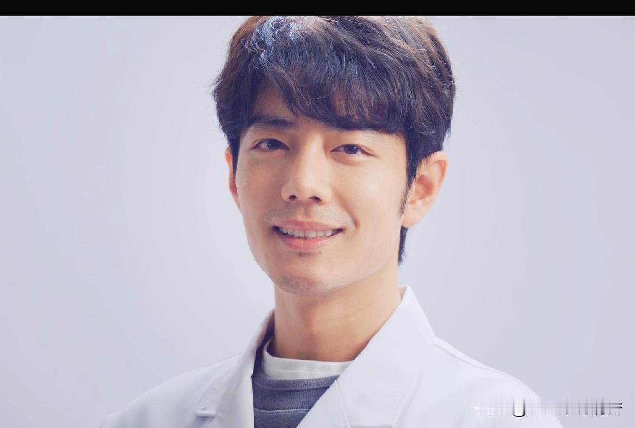 电视剧《小城良方》最新剧情中，刘铮亮（肖战 饰演）怎么都没想到，自己只是想让院长