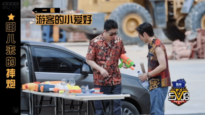 江奇霖裤兜噼里啪啦家人们谁懂啊！江奇霖裤兜噼里啪啦，这到底是揣了多少东西，难不成