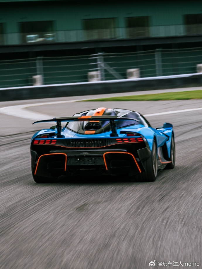 Aston Martin Valhalla瞧瞧这 GULF 配色的阿斯顿马丁 V