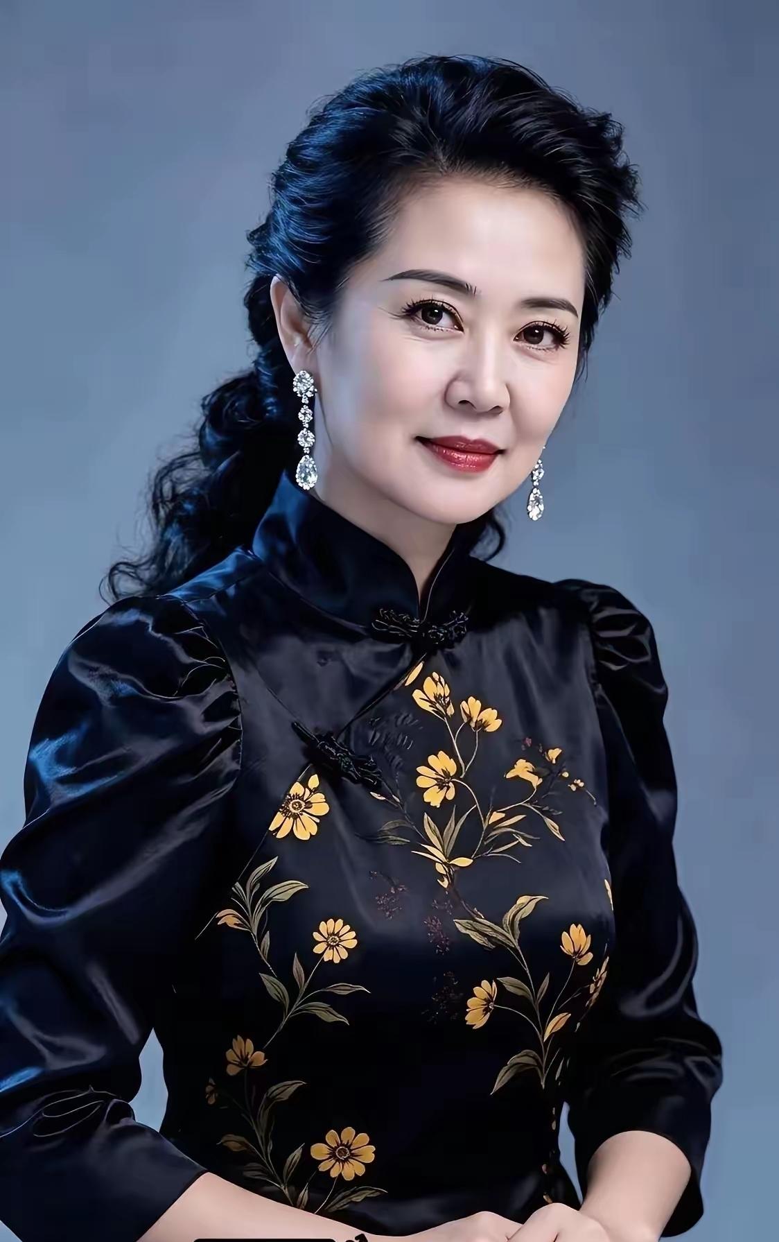 黄婉秋能演刘三姐纯属是个意外。原定扮演刘三姐是演员金迪，只因金迪怀有身孕。导演去