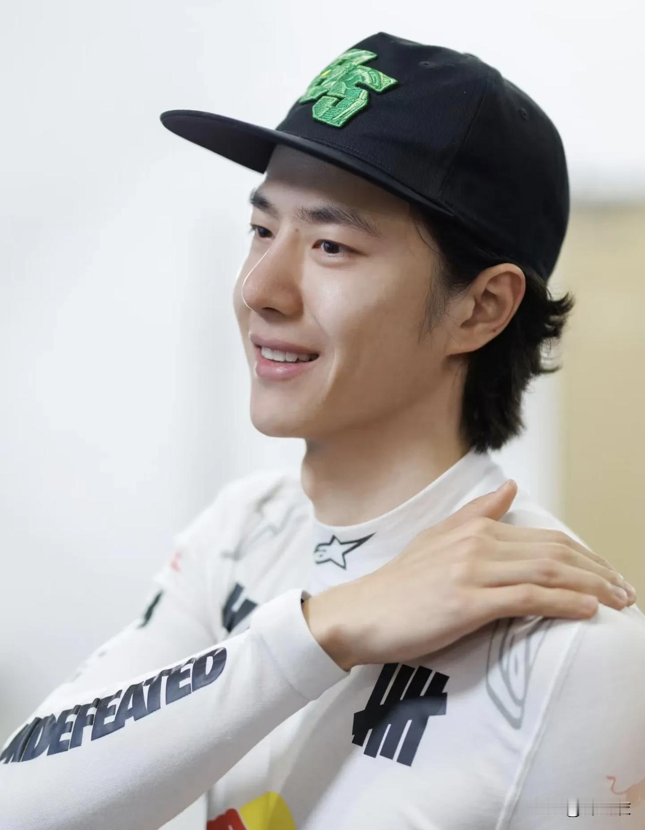 哈哈哈哈，王一博一直是内娱顶流之上的存在，这样的至高存在被称为低谷期，让整个内娱