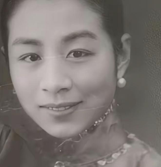 1947年，57岁曾任北交大校长张福运，趁妻子熟睡，悄悄来到17岁养女房间。不久