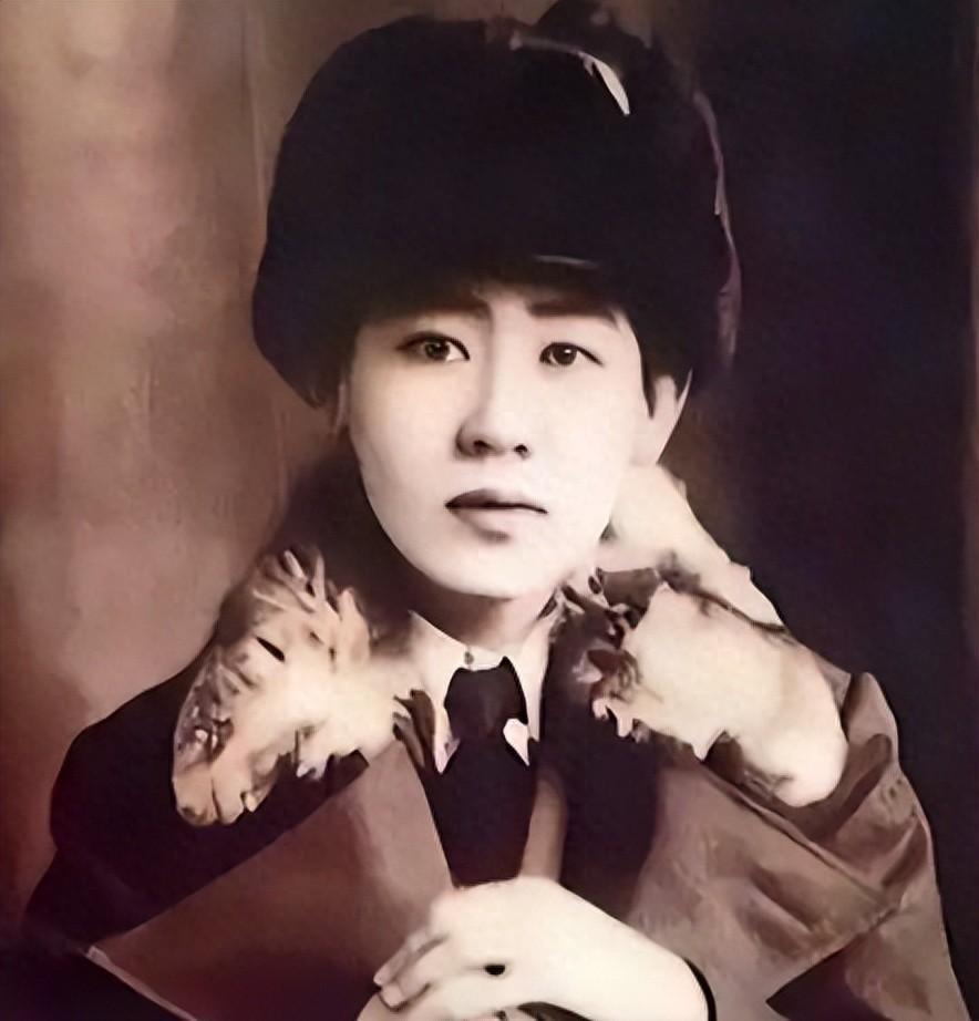 外界传言川岛芳子美貌非凡，但军统特工抓捕时发现她满身针孔，形容她宛如一个老太太，