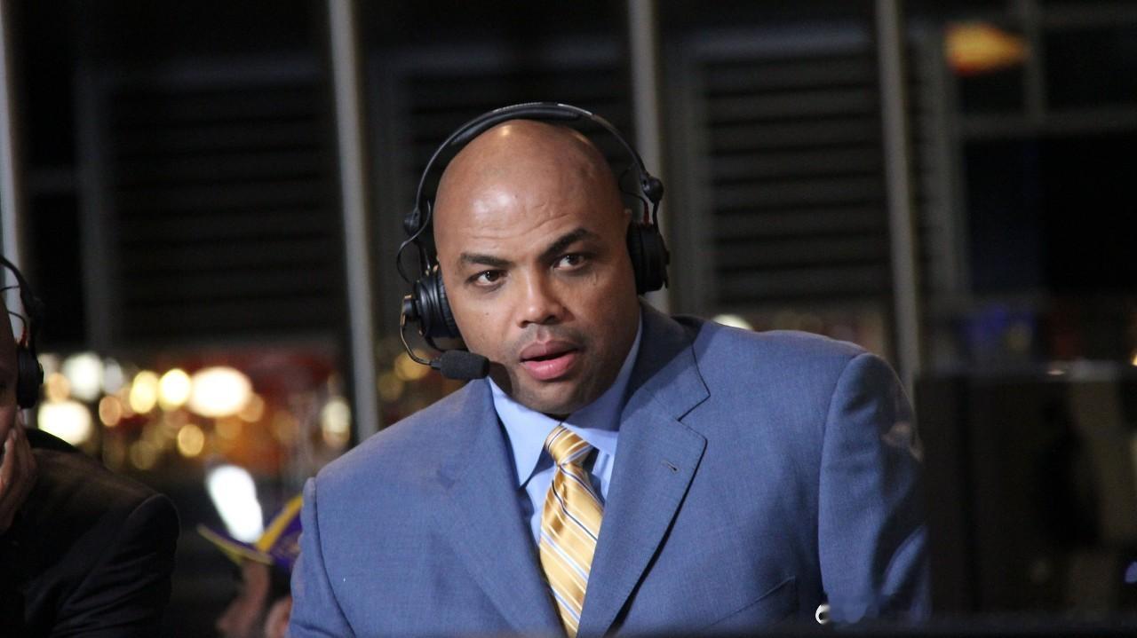 终于有人敢说实话了！巴克利：雷霆打球根本就不脏！前NBA名宿巴克利表示：“雷霆打