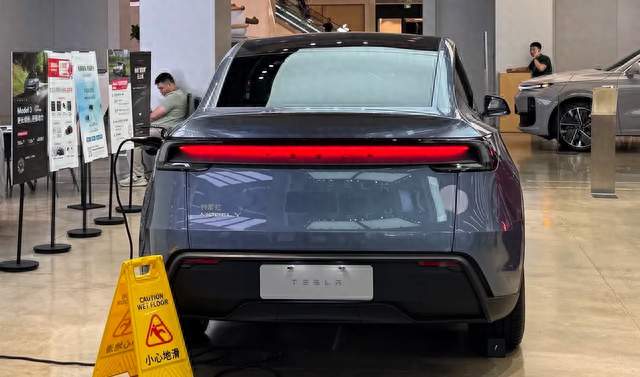 2026款特斯拉Model Y，改款升级之后，家用纯电SUV市场再掀波澜