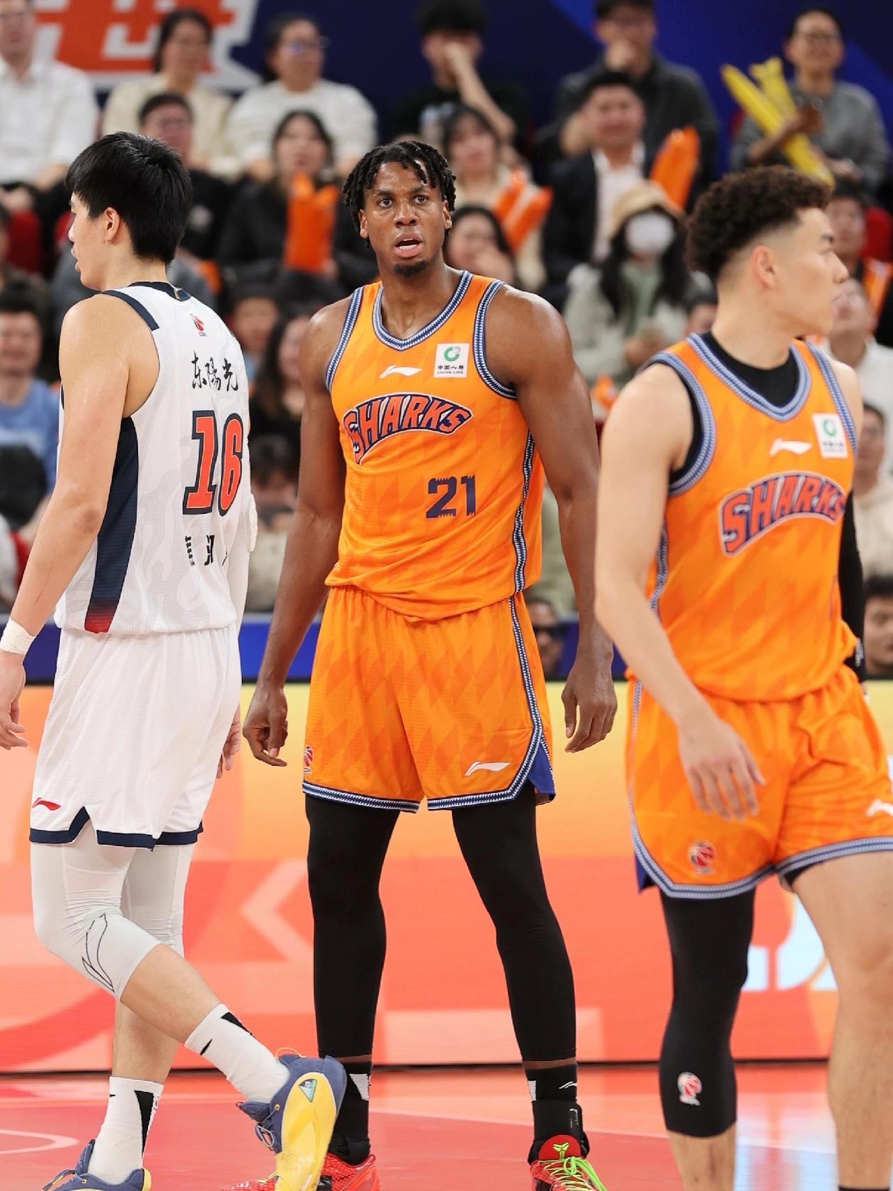 国青男篮打磨更强阵容国青男篮以强对抗与科技赋能补短板，留洋与校园球员并蓄，备战世