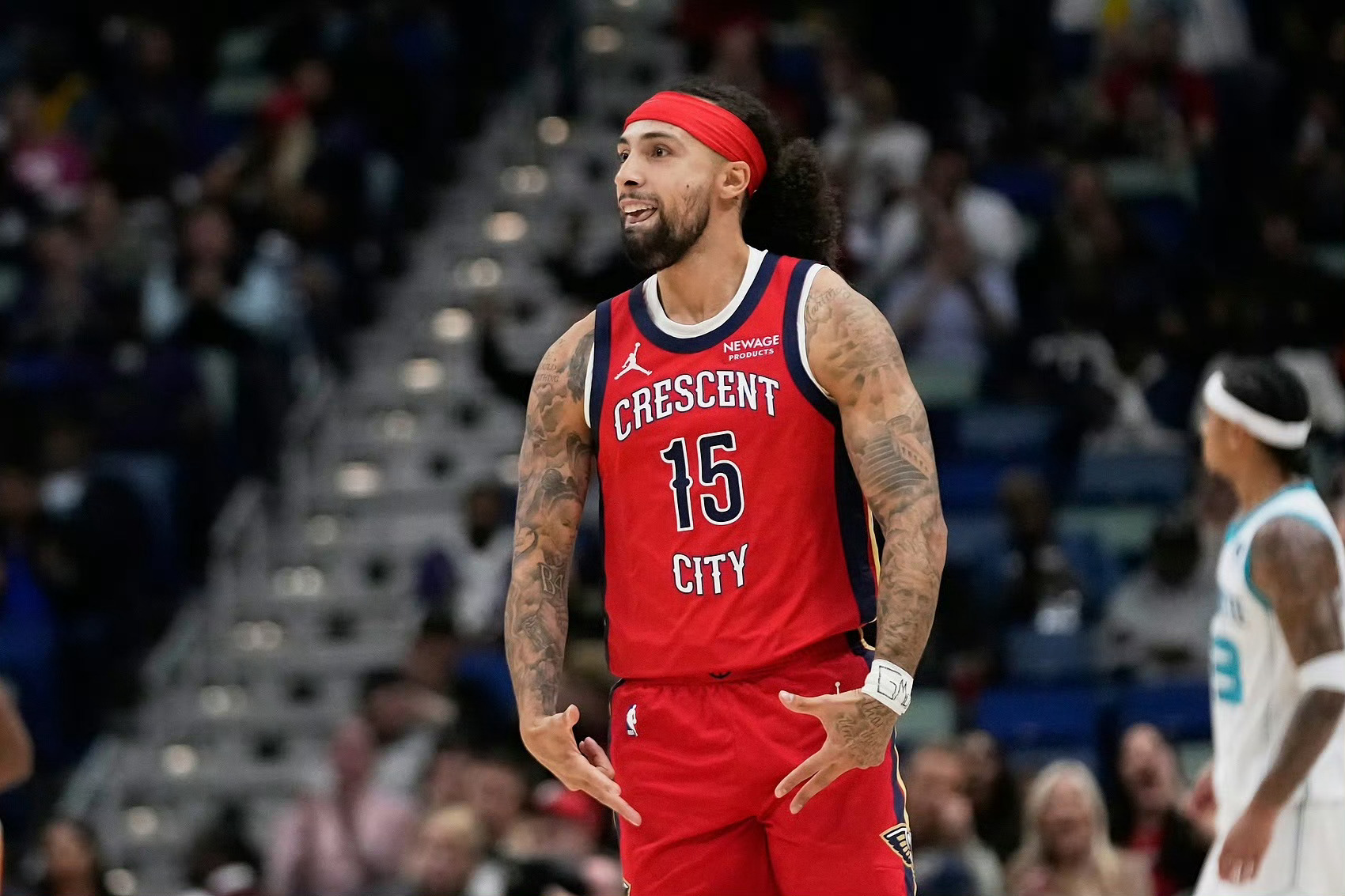 克里斯·海恩斯谈到鹈鹕队正在交易谈判中的球员：“我知道尼克斯一直在关注何塞·阿尔