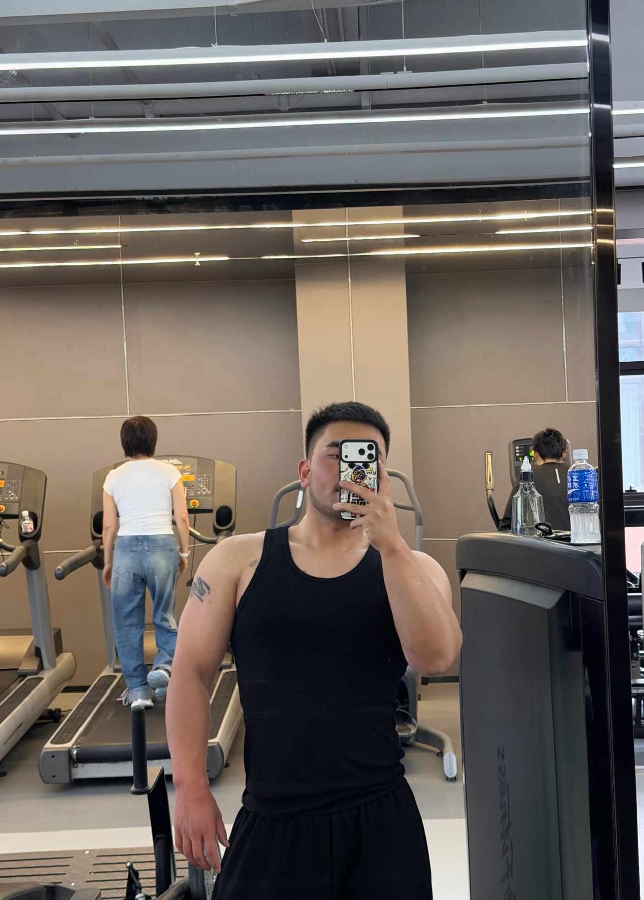 慢下来 才是假期
生活里的光 依旧光芒万丈 靠近光追逐光成为光