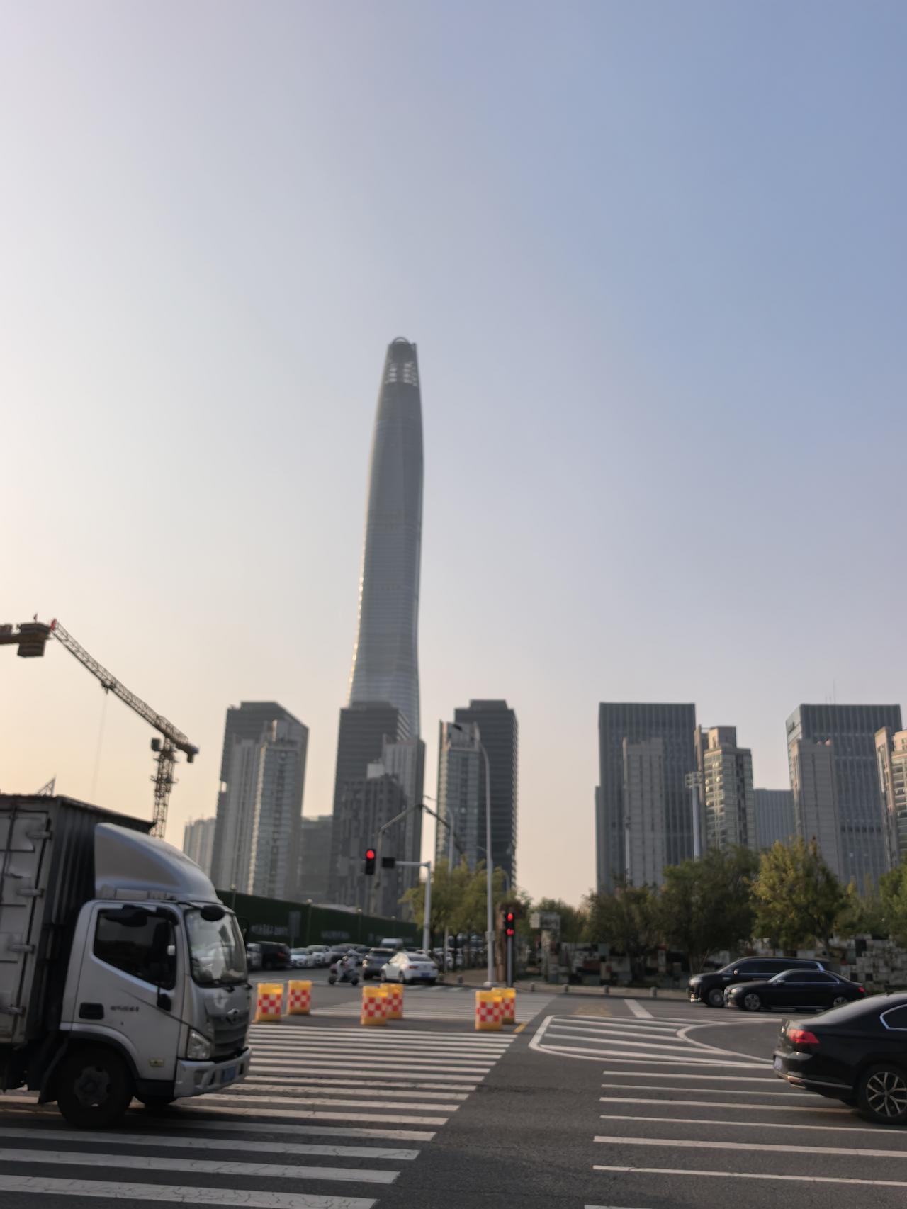 总部设在香港的央企
 
在国务院国资委直管的央企序列之中，绝大多数集团总部落户内