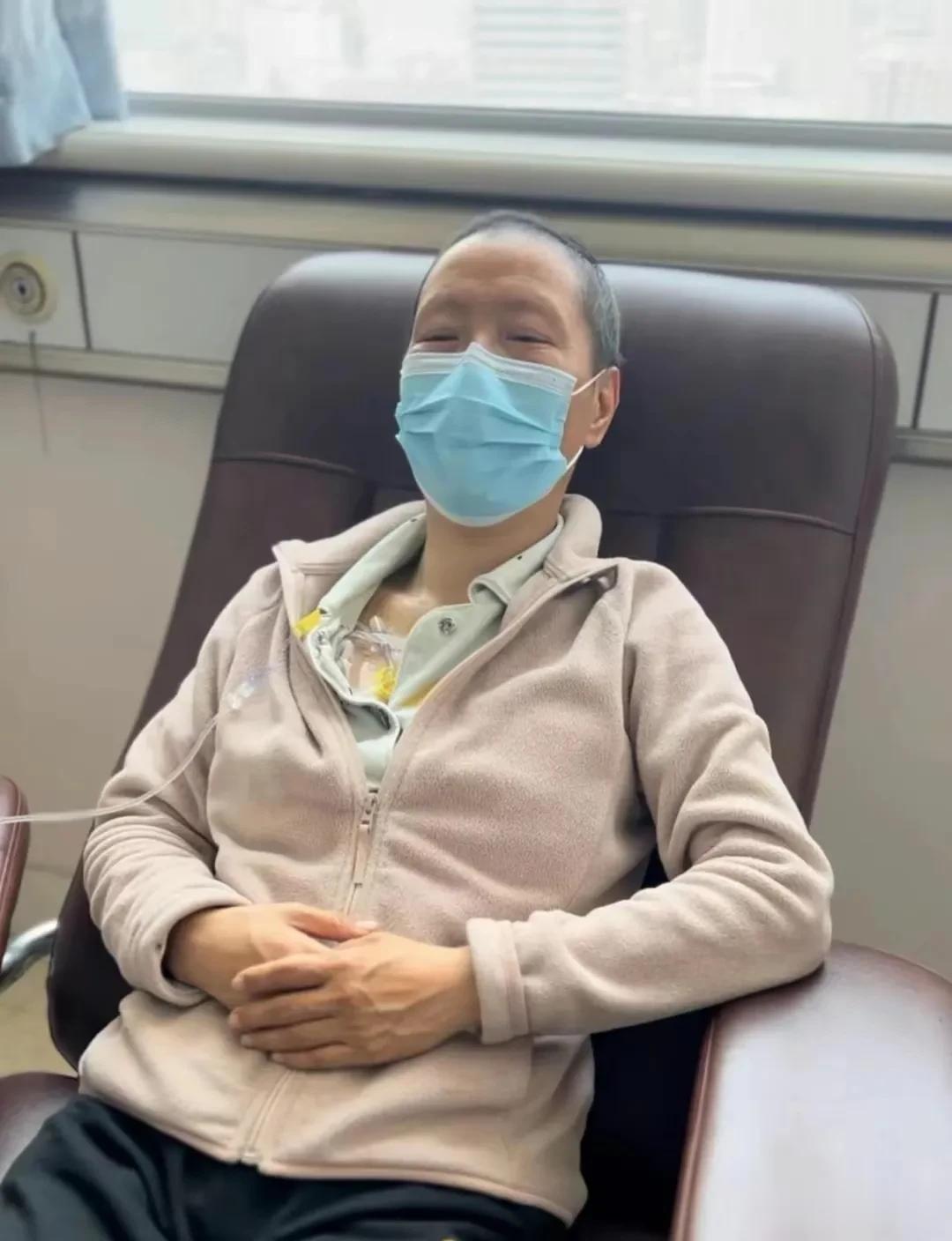 叶檀，财经界的女强人，现状值得我们深思。
叶檀是一个工作狂，别人是白天上班晚上睡