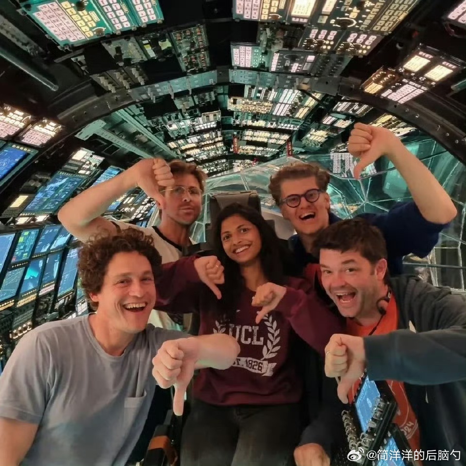 看过《挽救计划》的观众会给到一个 👎 