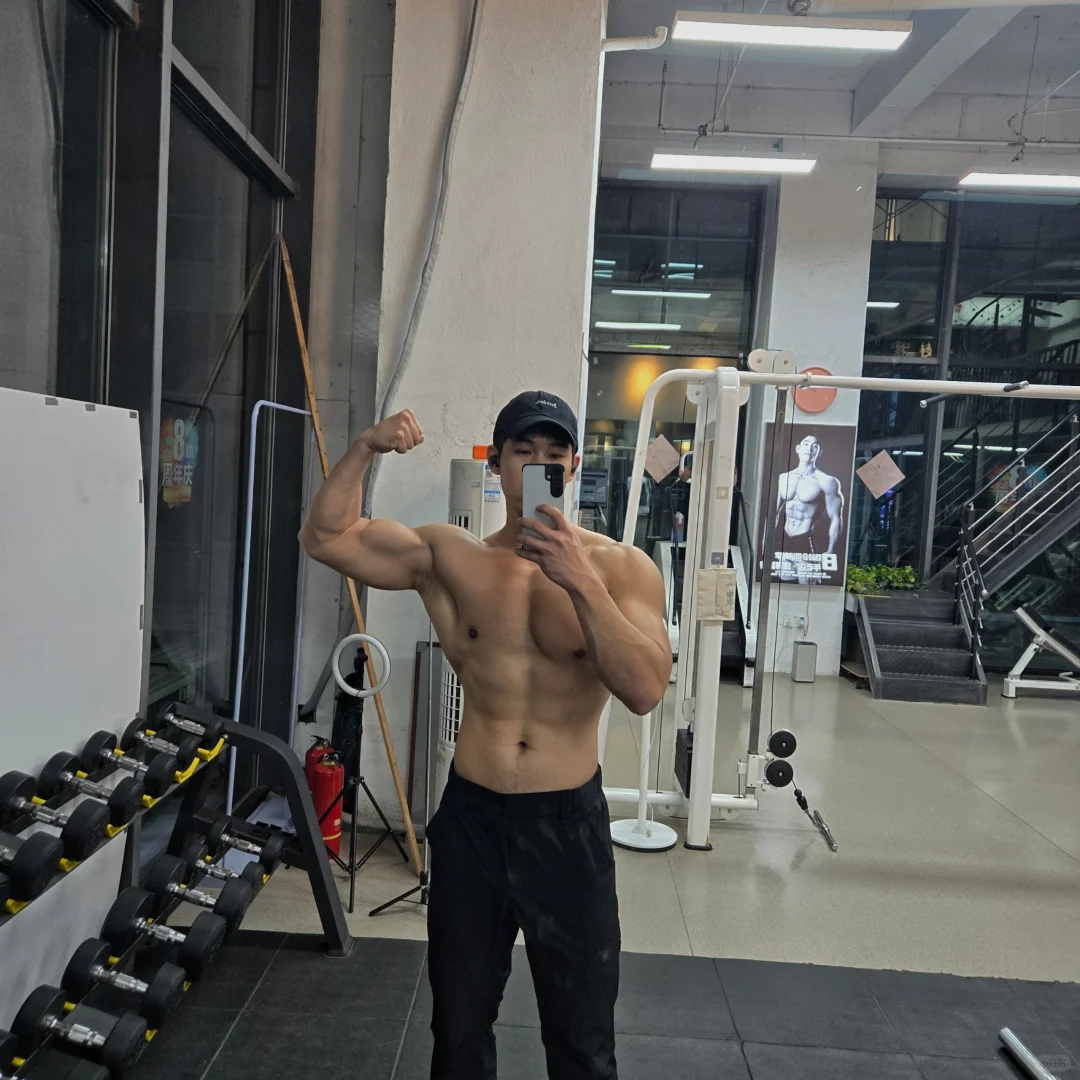 关于手臂变粗训练