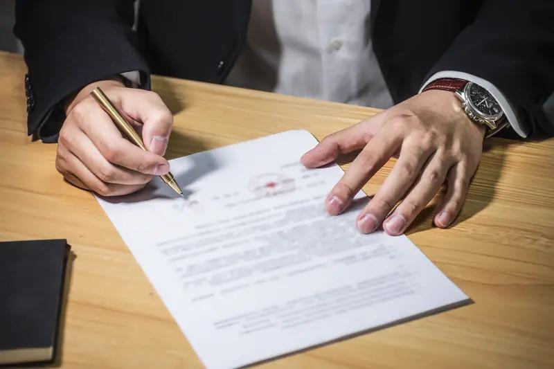 正规借条应该怎样写？
       前阵子借了三万给发小，当初图省事只写了张“今